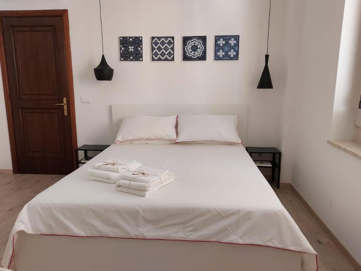 Isabella D'Aragona Guest House Barletta Exterior foto